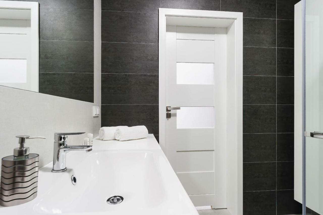 Apartments Claro II By Noclegi Renters Krasków Εξωτερικό φωτογραφία